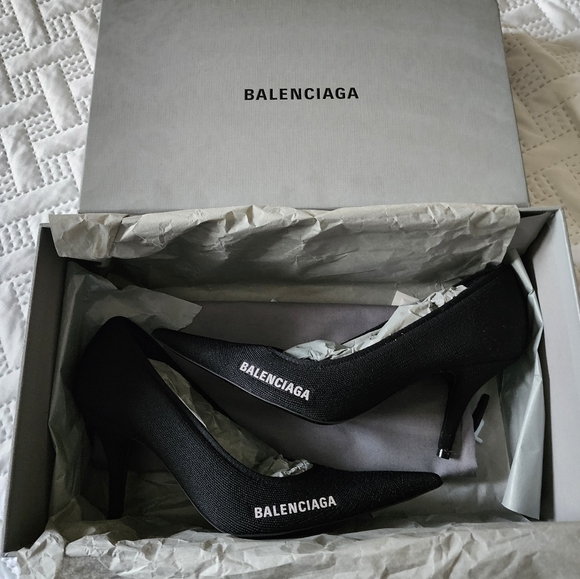 BNIB 36.5 Balenciaga Velvet Pumps - Picture 2 of 7